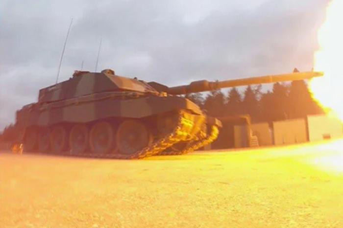 Немецкая танковая пушка навылет пробила Т-72