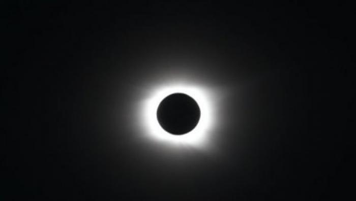Солнечное затмение 6 января: чем грозит и как пережить