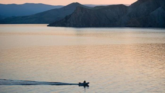 Тело мужчины найдено в шлюпке в нейтральных водах Черного моря