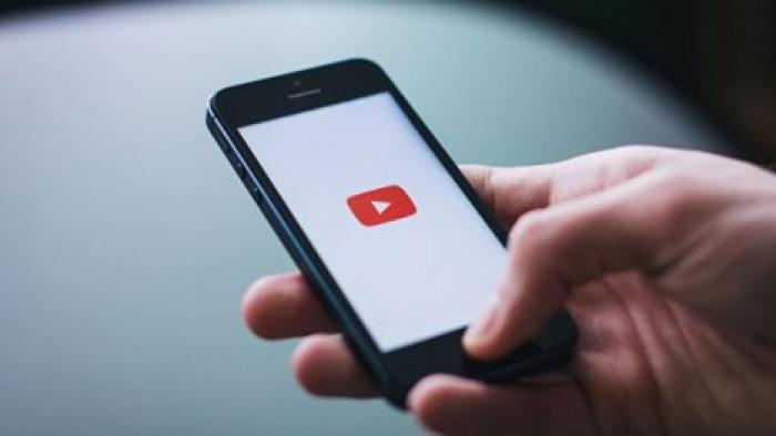 YouTube запретил опасные видео на фоне флешмоба с завязанными глазами