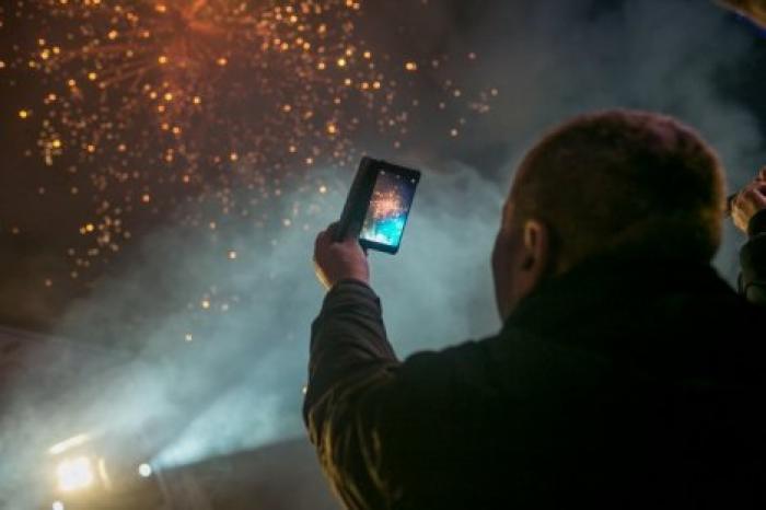 Жители Ниспорен встречали Новый год грандиозным салютом