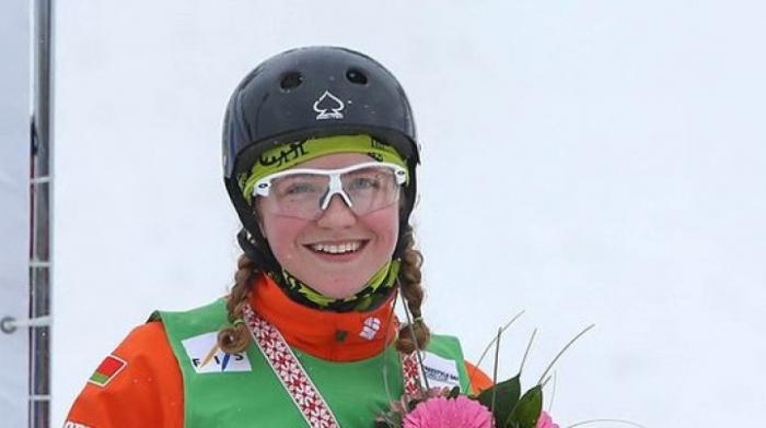 Анастасия Романовская выиграла состязания по лыжной акробатике среди женщин