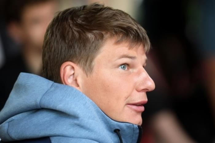 Аршавин проигнорировал вопрос об угрозах жене
