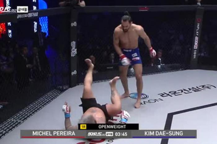 Боец MMA устроил акробатическое шоу и нокаутировал соперника