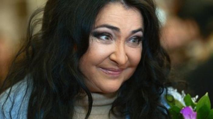 Лолита пожаловалась на маленькую пенсию 