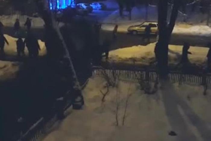 Очевидцы сняли начало массовой драки в Москве
