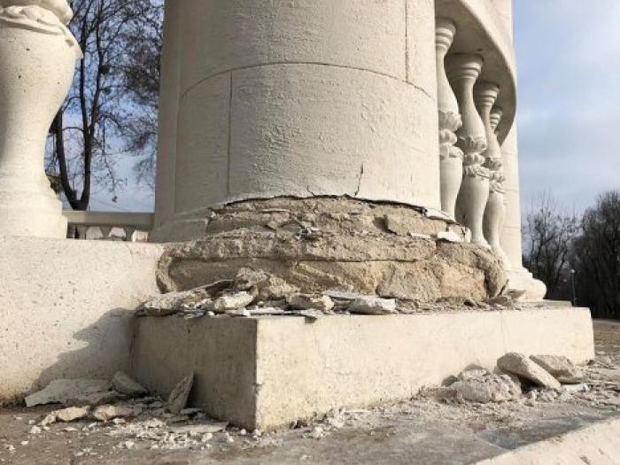 Ротонда и каскадная лестница в парке Валя Морилор снова нуждается в ремонте