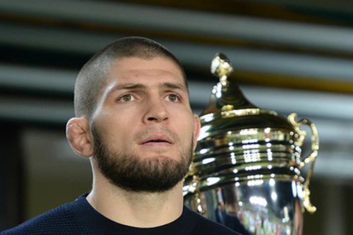 UFC уличили в желании передать Макгрегору пояс Нурмагомедова