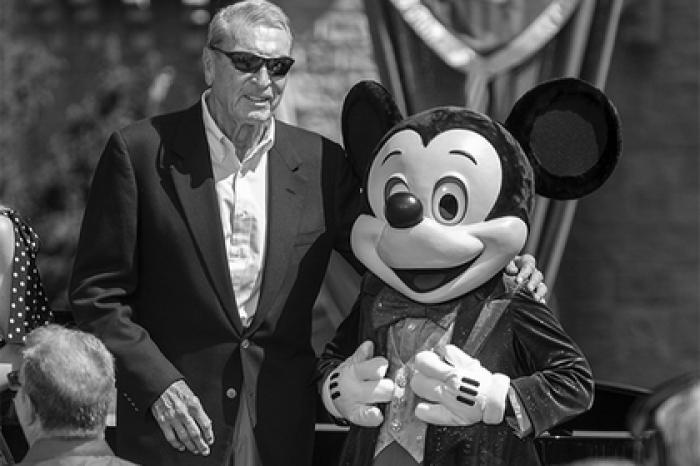 Умер бывший гендиректор Walt Disney