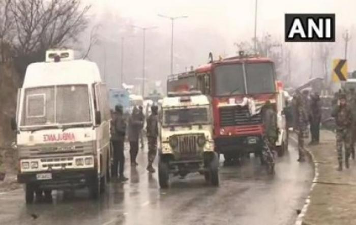 В Индии произошел взрыв, погибли 12 полицейских