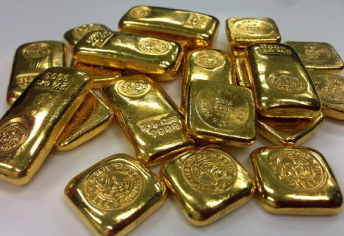 Вместо купальника. Житель Франции получил по почте бандероль с золотом