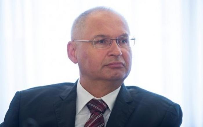 В Словении депутат лишился мандата после кражи сэндвича