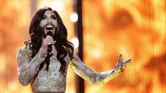 Звезда "Евровидения" Кончита Вурст неожиданно побрилась налысо