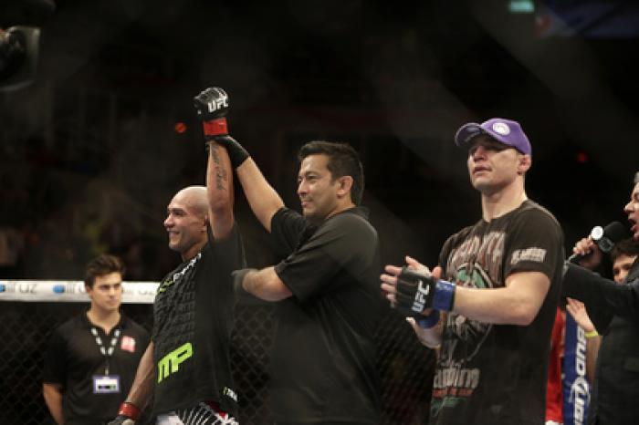 Бывший боец UFC поведал об угрозах убийством в России