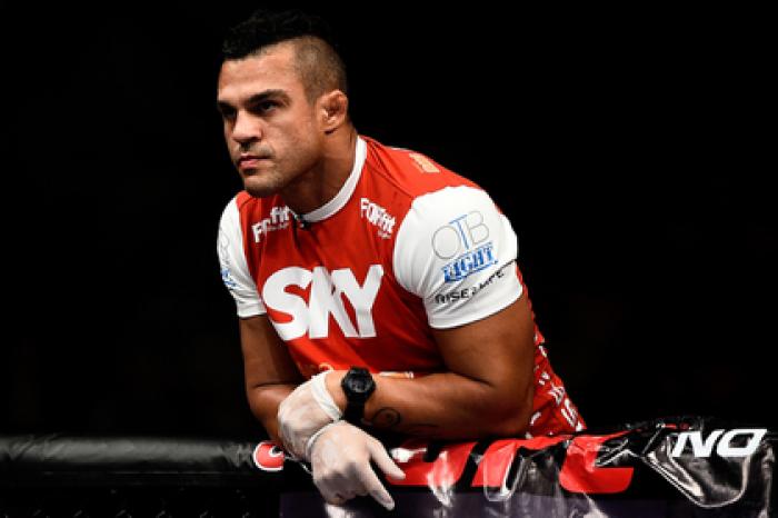 Бывший чемпион UFC захотел «грязного бокса» с Роем Джонсом