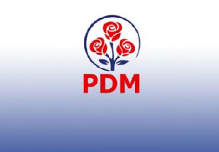 EXPERT: SE PARE CĂ PDM TRECE LA SCENARIUL „DEPUTAŢII TUTUROR FRACŢIUNILOR, UNIŢI-VĂ!”