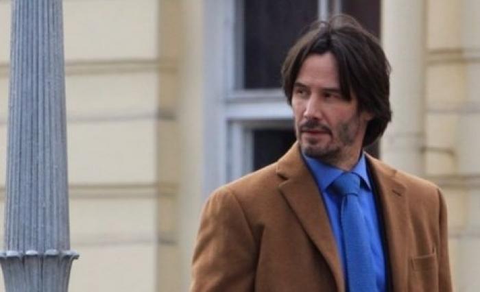 Киану Ривз помог соседям по экстренно севшему самолету добраться до места назначения