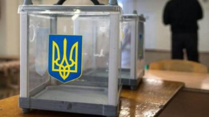 МВД Украины предупреждает: за селфи с бюллетенем можно получить три года тюрьмы
