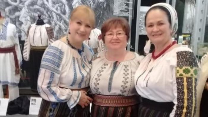 На протяжении 10 лет жительница села Мерены вместе с еще двумя мастерицами шьет ии