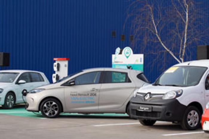 ​ÎN MOLDOVA A FOST LANSATĂ CEA DE-A 12-A STAŢIE DE ÎNCĂRCARE A AUTOMOBILELOR ELECTRICE