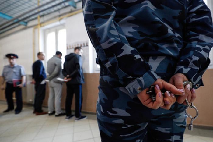 Обвиненного в торговле наркотиками капитана МВД отпустили из СИЗО