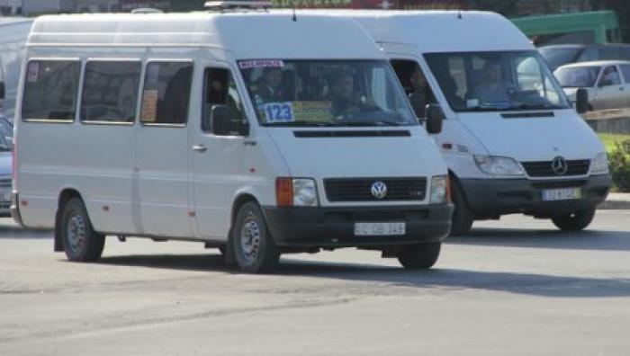 Операция "Автобус": водители столичных маршруток допускают по нарушению в минуту