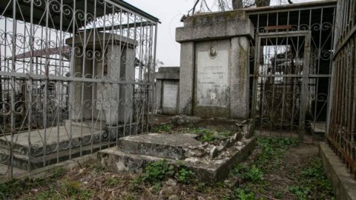 Правительство ищет подрядчика для реставрации еврейского кладбища