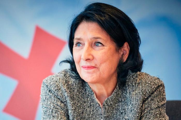 Президент Грузии отказалась говорить с азербайджанцами по-русски