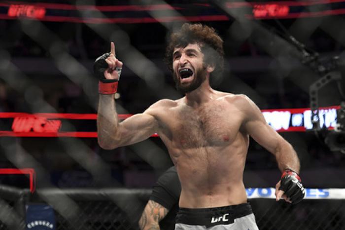 Россиянин Магомедшарипов одержал пятую победу подряд в UFC