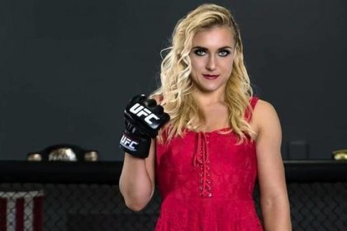 Российский боец UFC пожаловалась на травлю из-за желания уехать в США