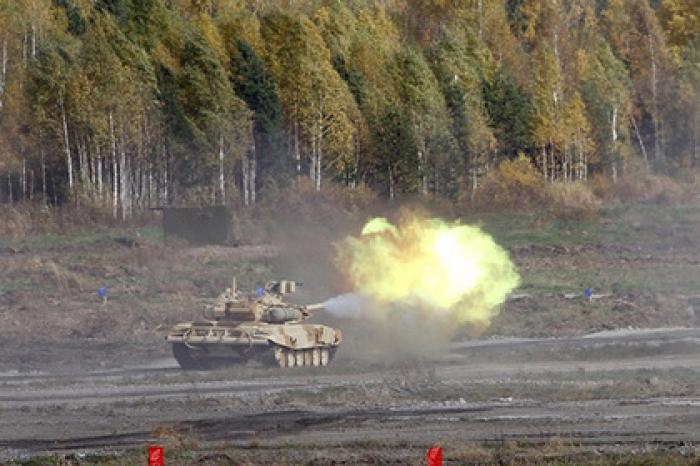 Российский Т-90С стал мишенью в Китае