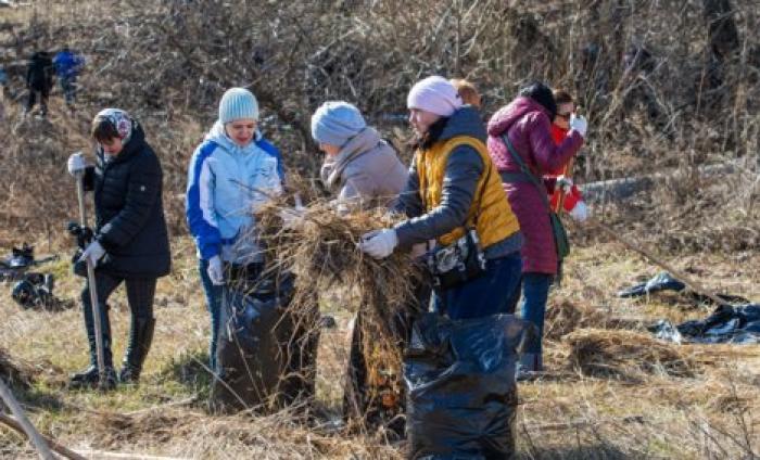 Trashtag Challenge набирает популярность в Молдове: к акции присоединились десятки молодых людей