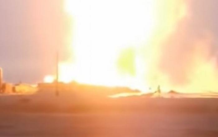 В Казахстане горит нефтяная скважина