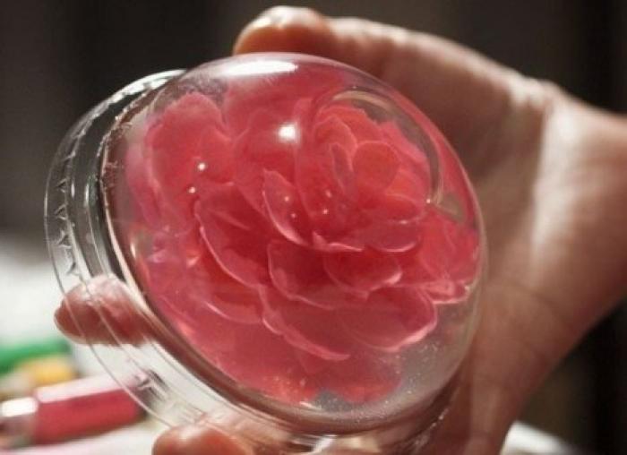 Жительница Кишинева изготавливает 3D-десерты из желе