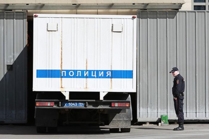 Бывшего полицейского обвинили в совращении московских школьниц