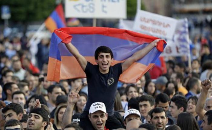 Годовщина революции в Армении: Главное достижение новой власти - смена власти