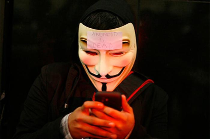 Хакеры Anonymous «обрушат силу интернета» на Британию из-за ареста Ассанжа