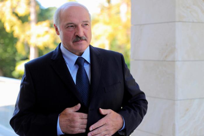 Лукашенко нашел способ перестать ходить с протянутой рукой