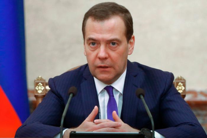 Медведев призвал снижать тарифы на утилизацию мусора