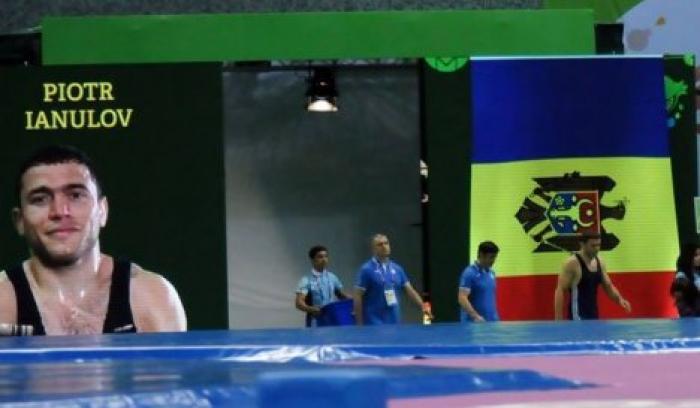 Молдавский борец Петр Янулов завоевал серебряную медаль на чемпионате Европы