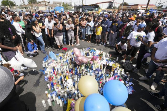 На панихиде по рэперу Nipsey Hussle устроили потасовку и задавили 19 человек