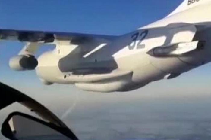 Одновременная дозаправка Су-30СМ и Су-34 в воздухе попала на видео