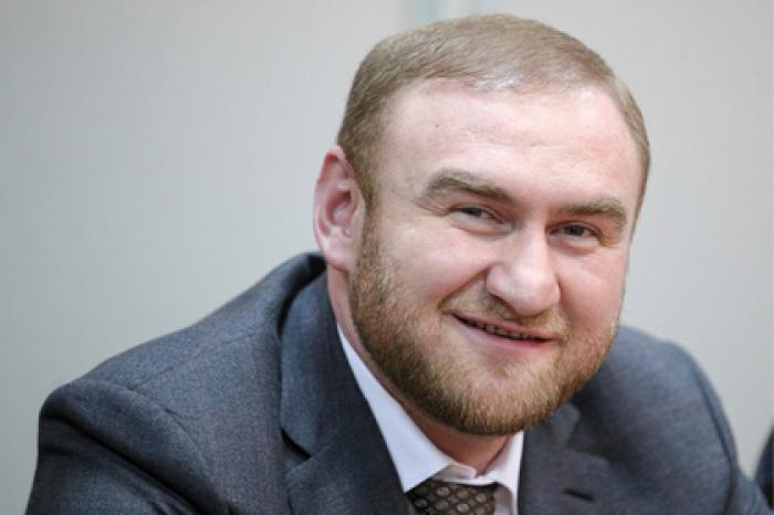 По делу сенатора Арашукова прошли обыски в 19 городах