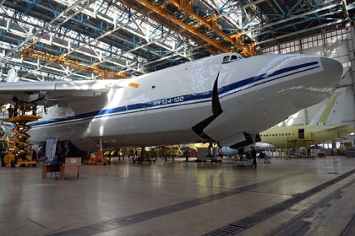 Распотрошенные Россией Ан-124 признали аутсайдерами