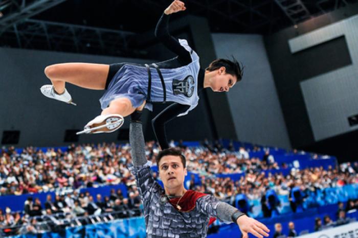 Российская пара выиграла короткую программу на КЧМ по фигурному катанию