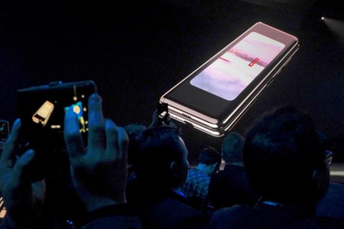 Складные Galaxy Fold начали ломаться еще до выхода