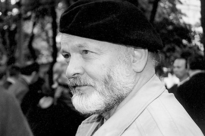 Умер автор памятников Собчаку и подопытной кошке