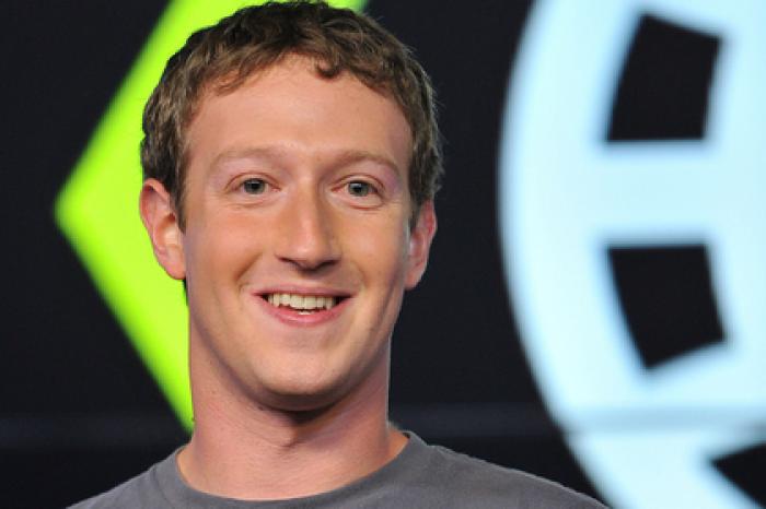 В Facebook задумали найти замену Цукербергу