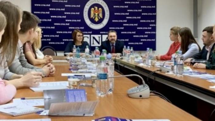 Волонтеры НЦБК будут проводить беседы с учащимися на тему борьбы с коррупцией в учебных заведениях страны