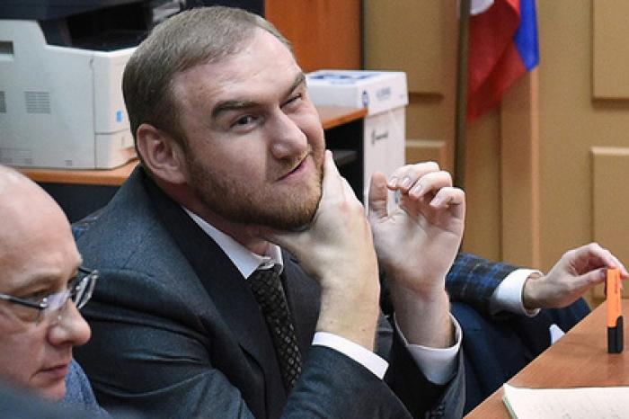 В суде рассказали об арестованном имуществе сенатора Арашукова